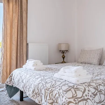 Luna Apartment