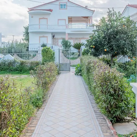 Luna Apartment